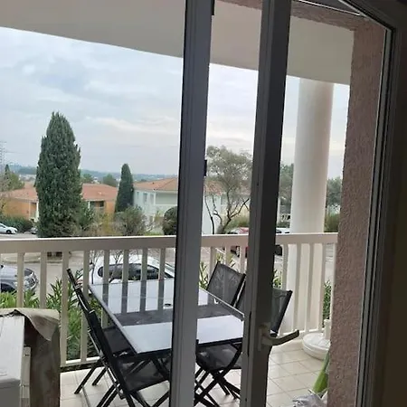 Soleil Calme & Piscine Apartment Grabels