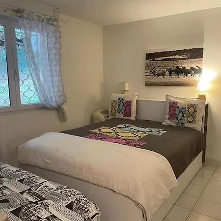 Soleil Calme & Piscine Apartment